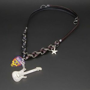 Big Guitar x Skull Headphone Pick